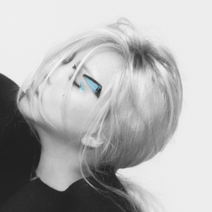 少妇人妻真实偷人精品视频
